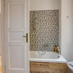 2 Bedroom Gorgeous In 라팔로